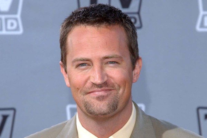 O ator Matthew Perry comparece à premiação TV Land 2003 no teatro Palladium em Hollywood em 2 de março de 2003. - (crédito: Chris Delmas / AFP) O ator Matthew Perry comparece à premiação TV Land 2003 no teatro Palladium em Hollywood em 2 de março de 2003. - (crédito: Chris Delmas / AFP)