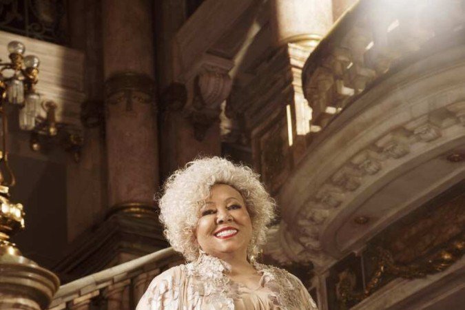 Alcione recebe homenagens e comemora 50 anos com muita música - (crédito: Vinícius Mochizuki./Divulgação) Alcione recebe homenagens e comemora 50 anos com muita música - (crédito: Vinícius Mochizuki./Divulgação)