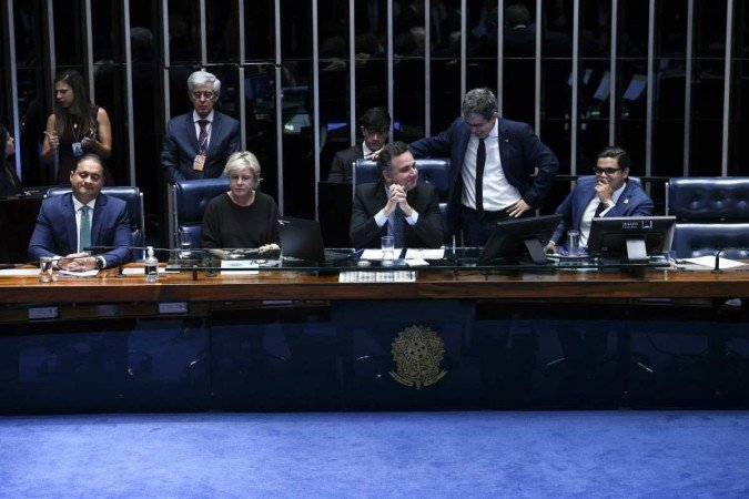 Plenário do Senado Federal durante sessão deliberativa extraordinária
- (crédito: Edilson Rodrigues/Agência Senado) Plenário do Senado Federal durante sessão deliberativa extraordinária
- (crédito: Edilson Rodrigues/Agência Senado)