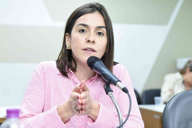Parlamentares afirmam que crítica de Zema a gestão Lula ocorrem no momento em que é preciso diálogo com Brasília
- (crédito: Guilherme Bergamini/ALMG) Parlamentares afirmam que crítica de Zema a gestão Lula ocorrem no momento em que é preciso diálogo com Brasília
- (crédito: Guilherme Bergamini/ALMG)
