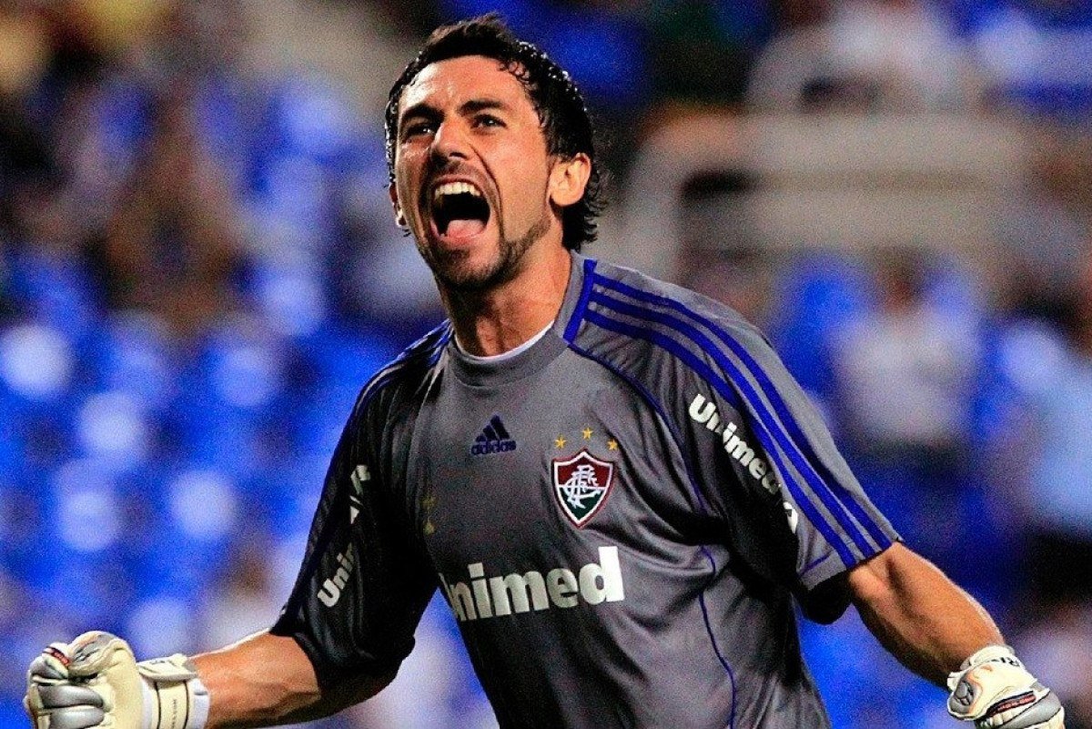 Ex-goleiro do Fluminense vê Fábio superior a Romero em disputa de pênaltis