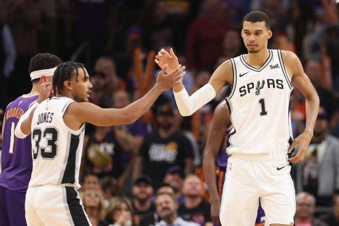 Victor Wembanyama computou 38 pontos, 10 rebotes, 2 assistências, 1 roubada de bola e 2 tocos na vitória do San Antonio Spurs -  (crédito: Christian Petersen / AFP)