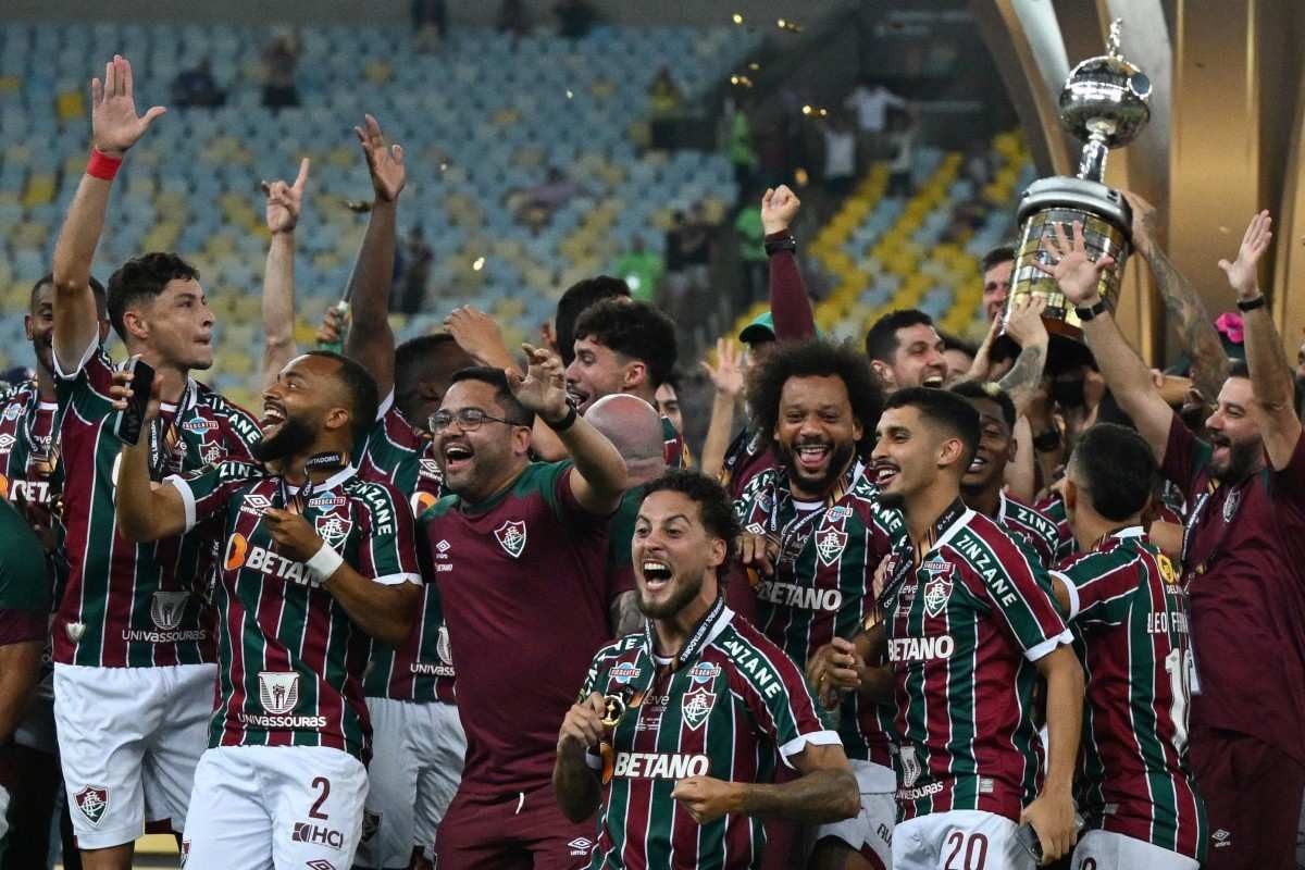 Ministério Público de Buenos Aires proíbe uso de camisas do Fluminense