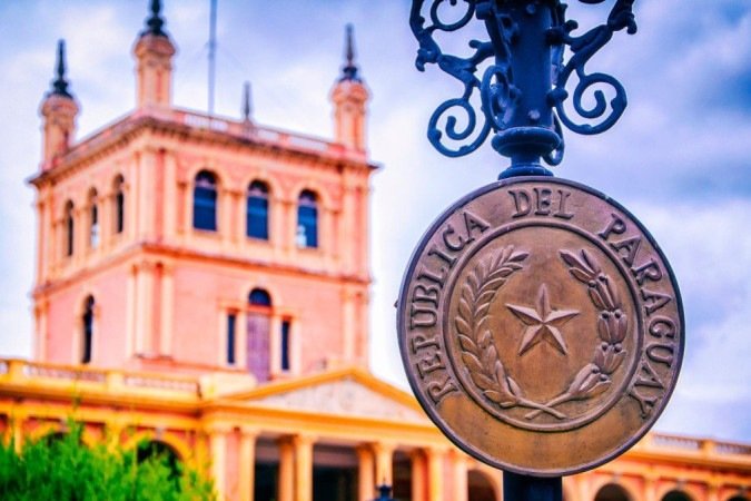 Santiago Peña, do Partido Colorado, ocupa a presidência do Paraguai desde agosto de 2023 - (crédito: Getty Images) Santiago Peña, do Partido Colorado, ocupa a presidência do Paraguai desde agosto de 2023 - (crédito: Getty Images)