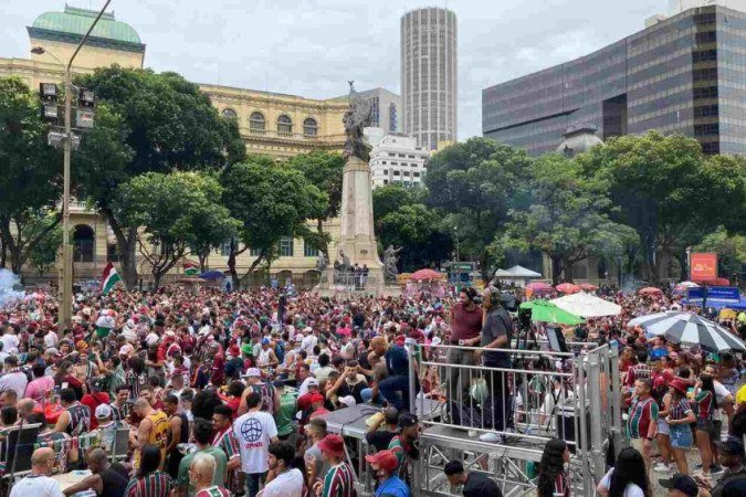 Torcedores do Fluminense fazem promessas inusitadas em caso de título - (crédito: Jogada10) Torcedores do Fluminense fazem promessas inusitadas em caso de título - (crédito: Jogada10)