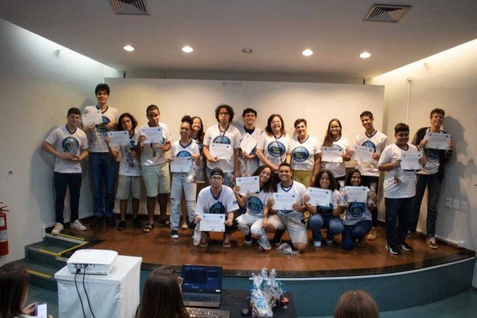 Alunos com deficiência ou transtorno concluem aulas preparatórias para o Enem
- (crédito: Material cedido ao Correio) Alunos com deficiência ou transtorno concluem aulas preparatórias para o Enem
- (crédito: Material cedido ao Correio)