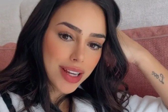 Bruna Biancardi esquece cadeirinha e causa polêmica com a filha no colo -  (crédito: Observatorio dos Famosos)