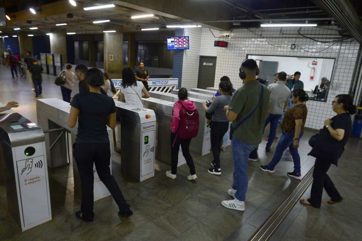 Sem recursos, metrô do DF enfrenta dificuldades 