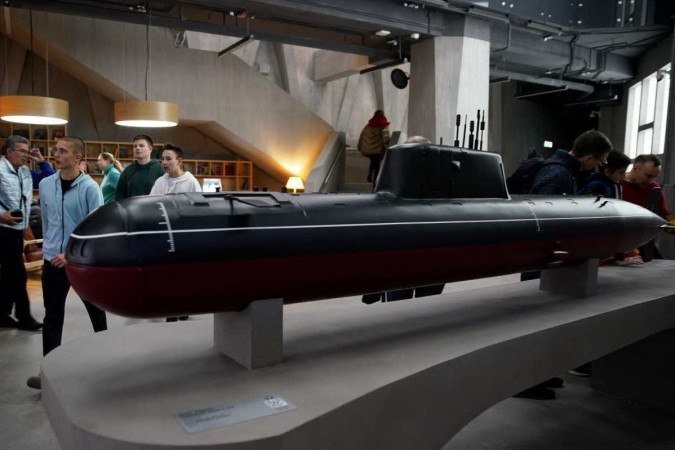 Vários submarinos da classe Ohio transportam mísseis de cruzeiro e a capacidade de serem mobilizados com forças de operações especiais, por isso não está claro se o submarino que opera agora no Oriente Médio transporta mísseis balísticos nucleares - (crédito: Reprodução/TATYANA MAKEYEVA / AFP) Vários submarinos da classe Ohio transportam mísseis de cruzeiro e a capacidade de serem mobilizados com forças de operações especiais, por isso não está claro se o submarino que opera agora no Oriente Médio transporta mísseis balísticos nucleares - (crédito: Reprodução/TATYANA MAKEYEVA / AFP)