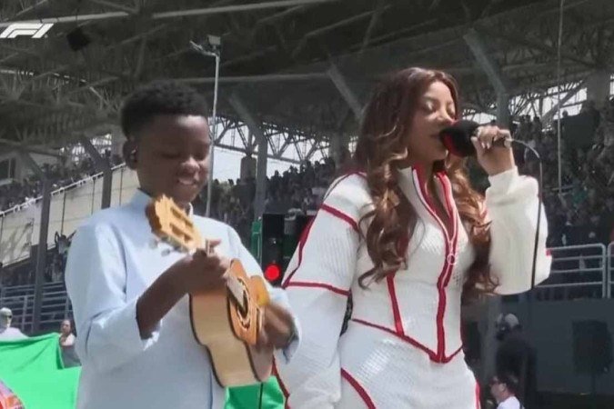 Ludmilla em apresentação no GP de Fórmula 1, em São Paulo
- (crédito: Reprodução Youtube) Ludmilla em apresentação no GP de Fórmula 1, em São Paulo
- (crédito: Reprodução Youtube)