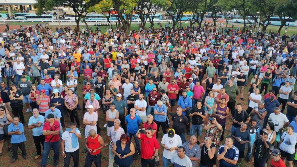 Rodoviários ficaram bastante divididos durante a votação que determinou a suspensão da greve