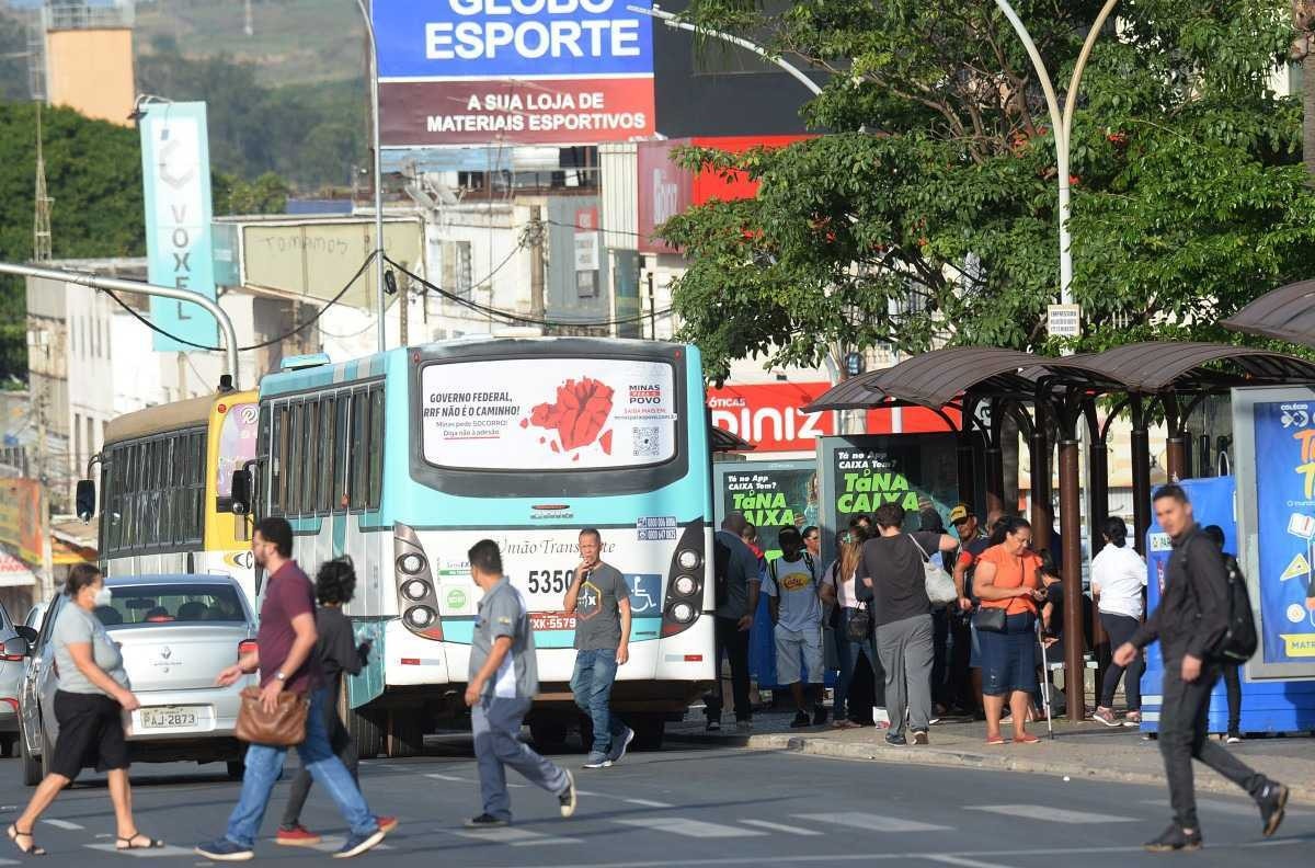Justiça determina multa de R$ 100 mil para rodoviários em greve