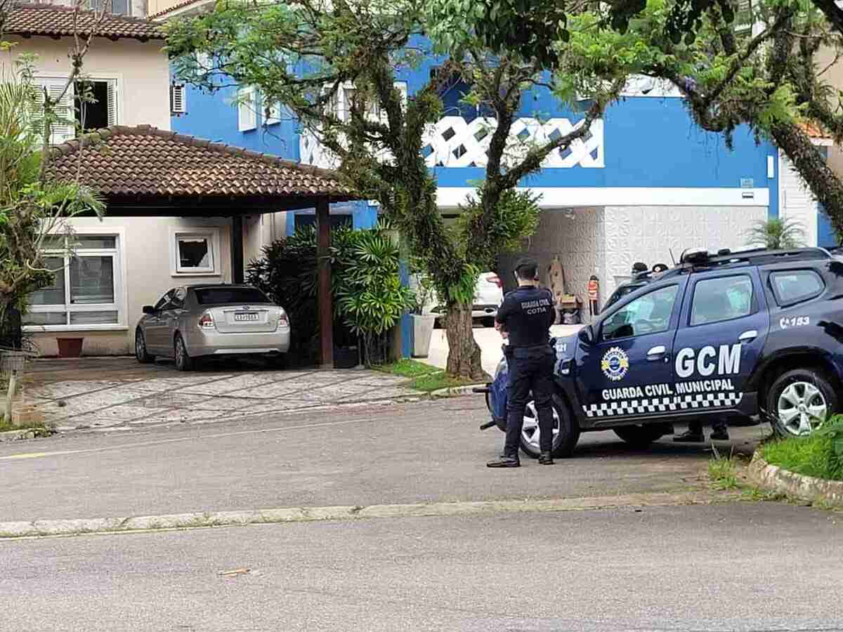 Guarda no condomínio de Bruna Biancardi, que teve a casa assaltada 