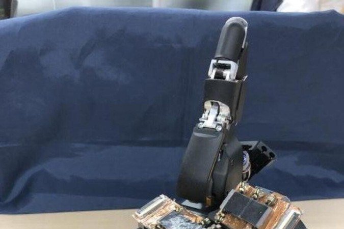 Um sistema avançado aperfeiçoa próteses e amplia a interação humano-robô por meio de um sistema chamado de tecnologia de detecção capacitativa bastante prático - (crédito: Honda) Um sistema avançado aperfeiçoa próteses e amplia a interação humano-robô por meio de um sistema chamado de tecnologia de detecção capacitativa bastante prático - (crédito: Honda)