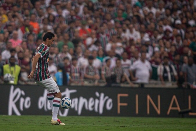 GANSO - Foi a opção de Diniz para melhorar a qualidade do passe da equipe. Demonstrou sua qualidade, acelerando o jogo com um ou, no máximo, dois toques na bola. Nota 6,5 - Foto:  Marcelo Gonçalves / Fluminense