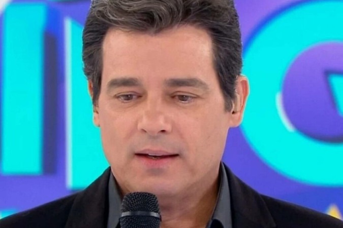 Celso Portiolli emocionado no Domingo Legal, programa do SBT (Foto Reprodução/CB)