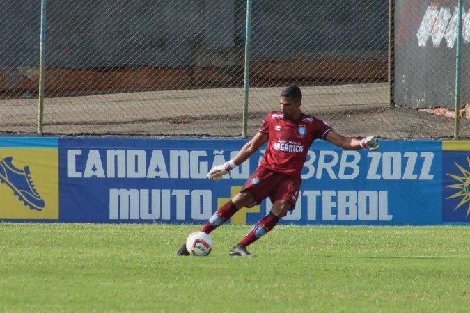 Léo Rodrigues retorna após um ano ao Coruja para fortalecer a posição de goleiros no tricolor, sendo o oitavo reforço até o momento -  (crédito: Gustavo Roquete/Capital CF)