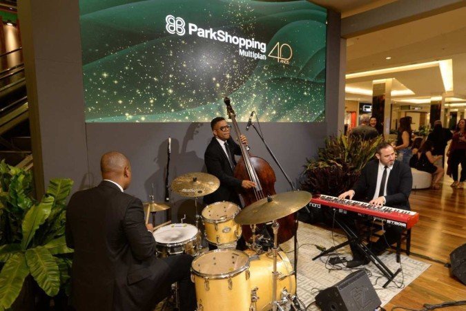  Festa para convidados e autoridades foi acompanhada de boa música