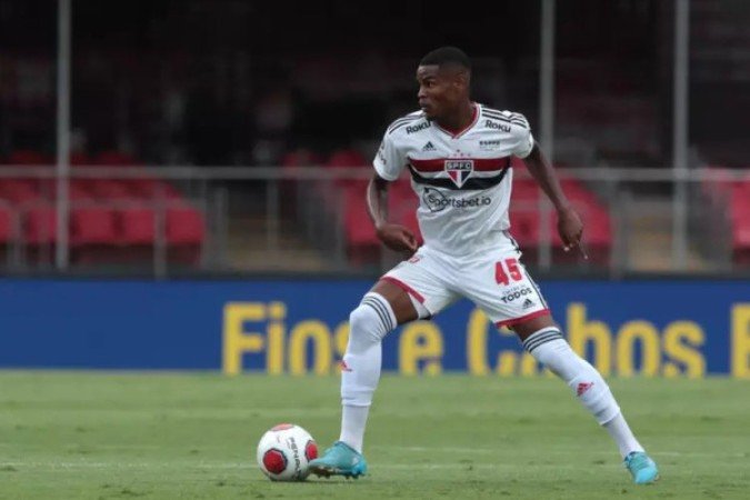 NATHAN MENDES - Entrou aos 32 do 2º tempo no lugar de Luciano. Pouco tempo para aparecer - NOTA 5,5 - Foto: Rubens Chiri / saopaulofc.net 