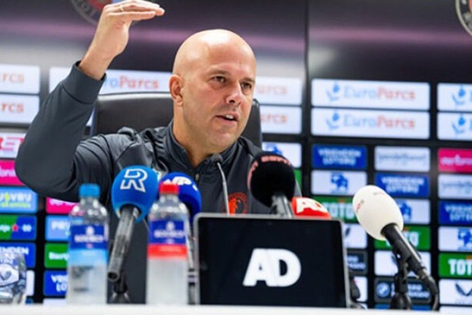 17º - Arne Slot, técnico do Feyenoord. Foto: Divulgação / Feyenoord