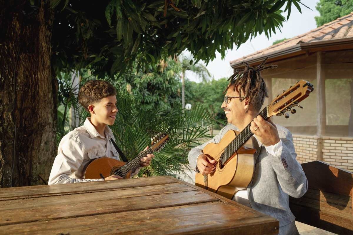 Fernando César e Bento Tibúrcio fazem show na Caixa Cultural 