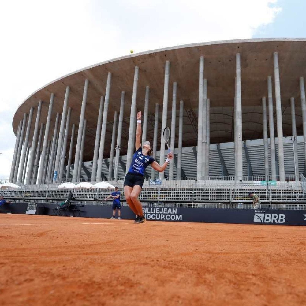 Luisa Stefani inicia pré-temporada e define primeiros torneios para 2023