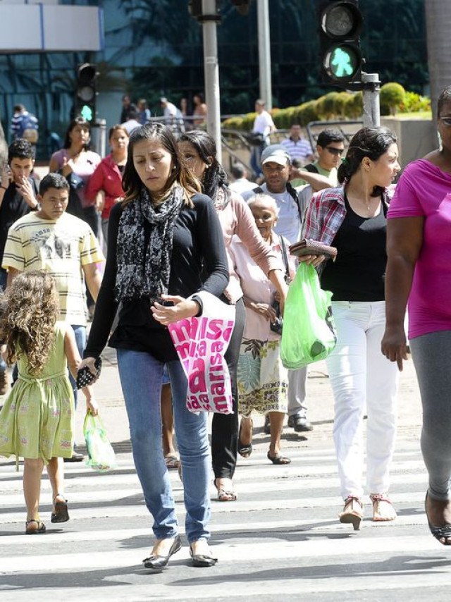 Censo 2022: Brasil está 'mais velho' e 'mais feminino