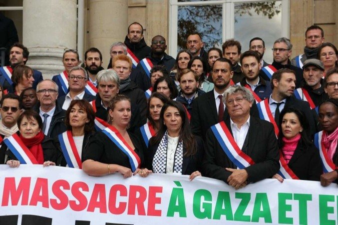 Depois de reiterar o direito de defesa de Israel, mas respeitando o direito internacional, Macron afirmou que a proteção dos civis deve ser uma prioridade - (crédito: Reprodução/Thomas SAMSON / AFP) Depois de reiterar o direito de defesa de Israel, mas respeitando o direito internacional, Macron afirmou que a proteção dos civis deve ser uma prioridade - (crédito: Reprodução/Thomas SAMSON / AFP)