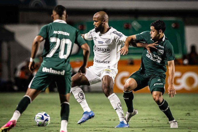 Santos vence Goiás com gol no fim e ganha fôlego contra o rebaixamento -  (crédito: Jogada10)