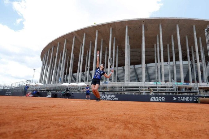 Brasília Champions Tour agita Arena BRB com partidas de tênis