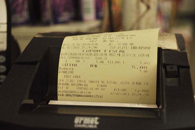 IBS e CBS começam a aparecer na nota fiscal: consumidor vai pagar mais impostos? - QTU Questões do Universo