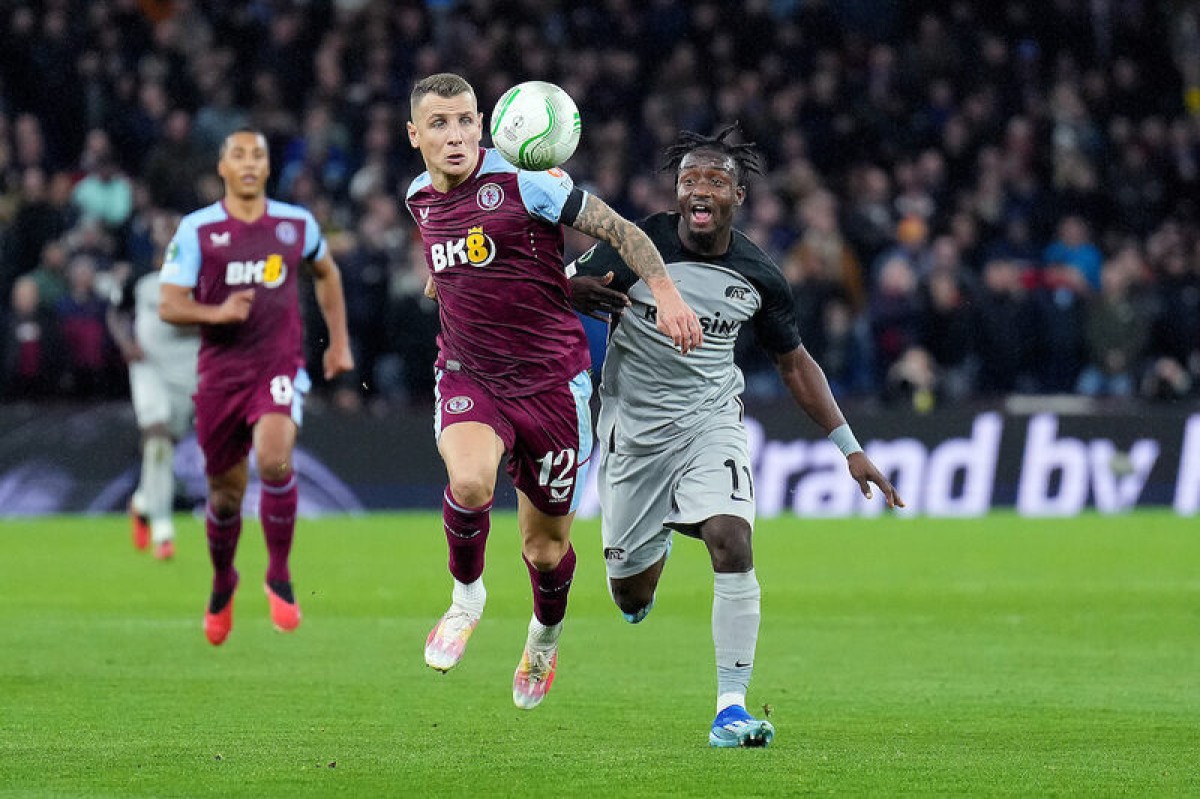 Com gol e assistência de brasileiros, Aston Villa vence pela Liga Conferência