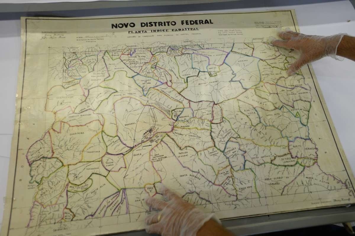 Primeiro mapa do DF elaborado pela Comissão de Cooperação para a Mudança da Capital Federal, criada pelo então governador de Goiás, Juca Lodovico, no fim dos anos 1950