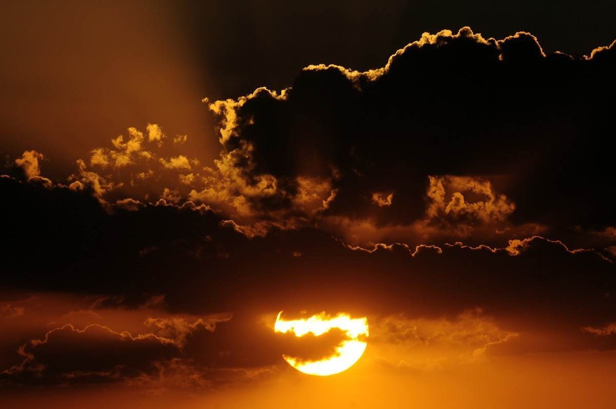 Tempo no DF: máxima pode chegar a 38°C; há chances de chuva à tarde