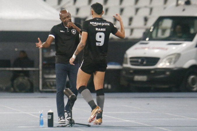 Caçapa saiu em alta do Botafogo, conquistando quatro vitórias em quatro jogos. Ele ainda é lembrado por grande parte da torcida, que gostaria de vê-lo de forma fixa no comando do clube. Foto: Vitor Silva/Botafogo