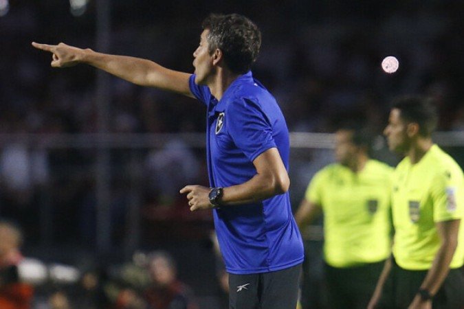 Bruno Lage ficou pouco menos de três meses no comando do Botafogo. O português fez 15 jogos à frente do alvinegro, tendo apenas quatro vitórias. Foto: Vitor Silva/Botafogo