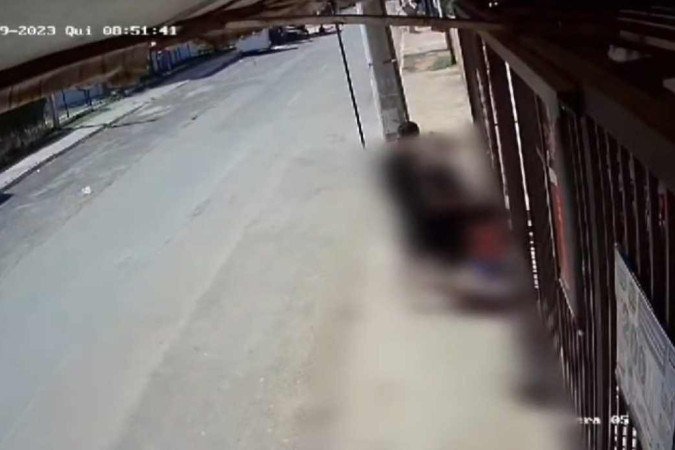 O crime aconteceu à luz do dia, e a vítima estava acompanhada de uma criança - (crédito: Divulgação/PCDF) O crime aconteceu à luz do dia, e a vítima estava acompanhada de uma criança - (crédito: Divulgação/PCDF)