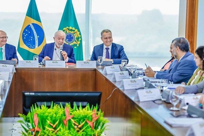 Presidente Lula, vice-presidente, Geraldo Alckmin, e ministro-chefe da Casa Civil, Rui Costa, durante reunião ministerial
Palácio do Planalto. Brasília - DF
- (crédito: Ricardo Stuckert/PR) Presidente Lula, vice-presidente, Geraldo Alckmin, e ministro-chefe da Casa Civil, Rui Costa, durante reunião ministerial
Palácio do Planalto. Brasília - DF
- (crédito: Ricardo Stuckert/PR)