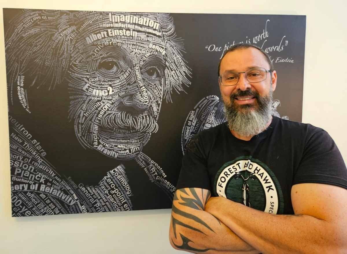 Alvir Sonza, professor de F&iacute;sica 