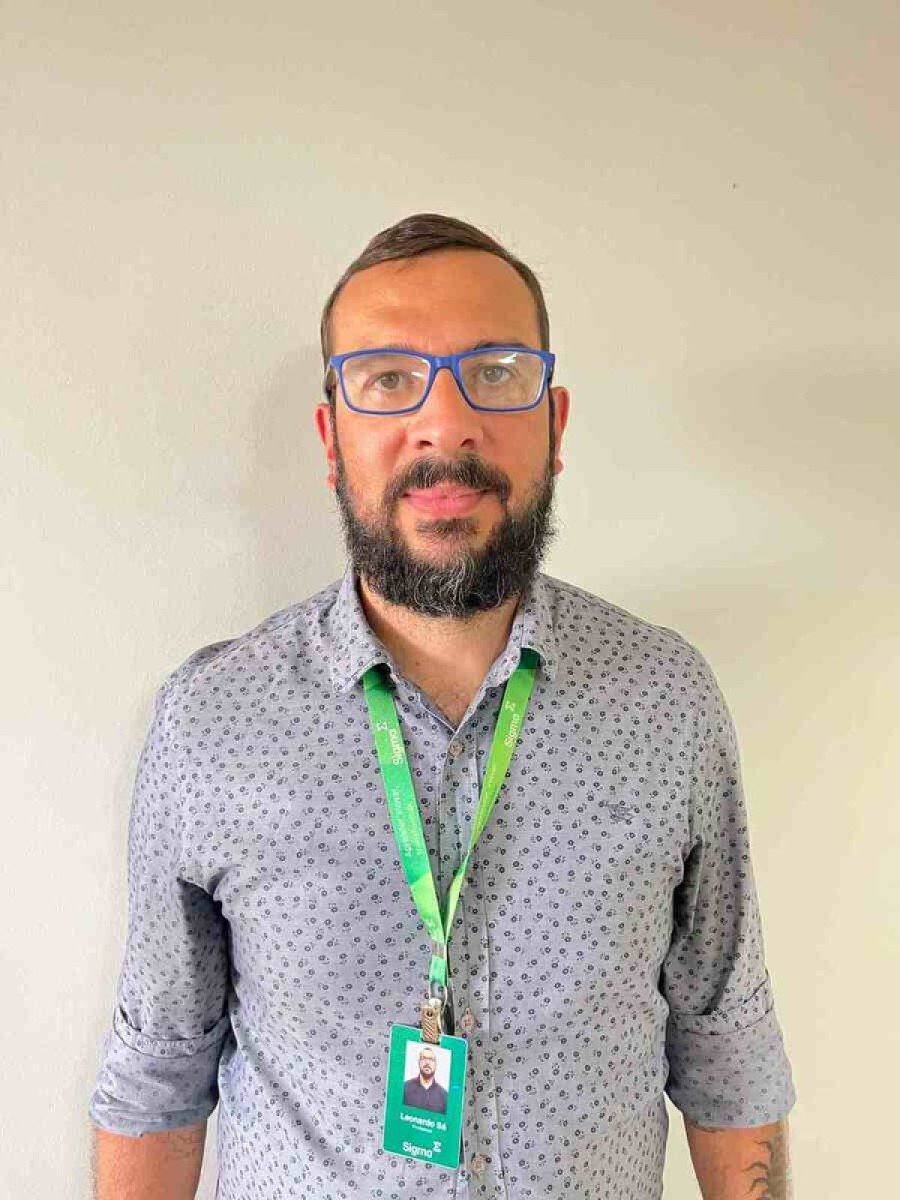 Leonardo S&aacute;, professor de Biologia