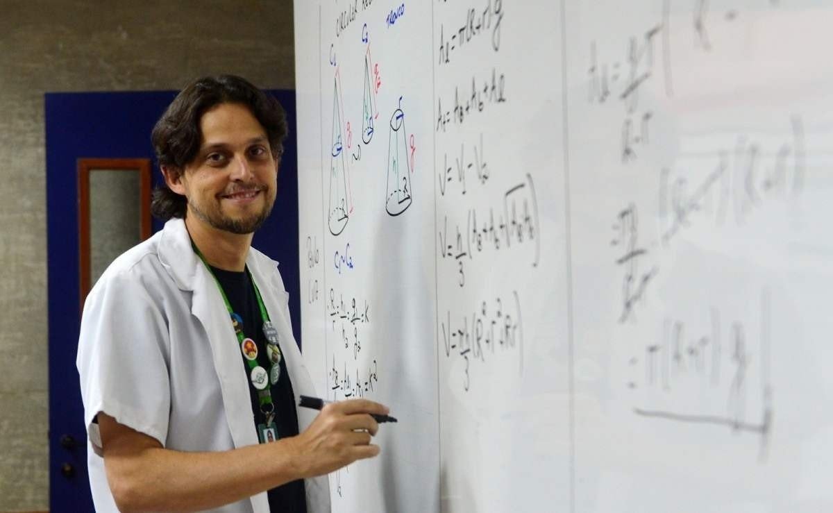 Paulo Luiz, professor de Matem&aacute;tica