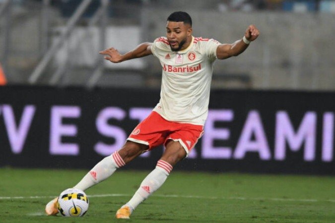 WANDERSON - Iniciou o jogo rabiscando a defesa adversária. No entanto, sem nenhuma objetividade. Sumiu, pouco depois - NOTA: 2,0 - Foto: Ricardo Duarte/Internacional