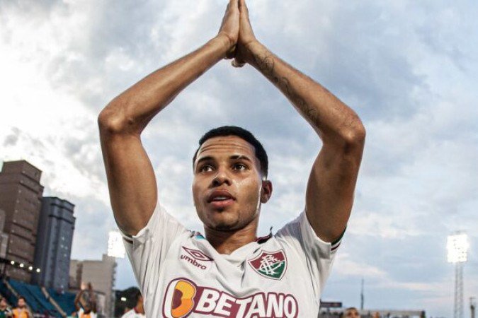 ALEXSANDER - Entrou na reta final. Sem muito brilho, mas sem comprometer  - NOTA 5,5 - Marcelo Gonçalves/Fluminense