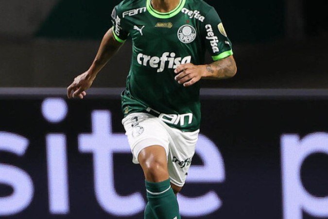 MARCOS ROCHA - No primeiro tempo sofreu com as investidas do Colorado. Na etapa final, fechou bem os espaços. Apareceu pouco no apoio. NOTA 6,5 - Foto: Cesar Greco/Palmeiras