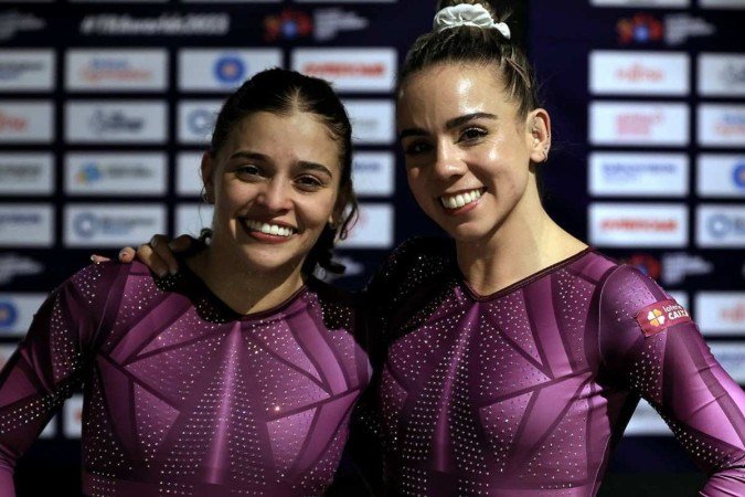 As brasileiras Alice Helen e Camilla Gomes avançaram para a final do trampolim individual no Mundial de Ginástica de Birmingham, na Inglaterra. -  (crédito: CBG/Divulgação)
