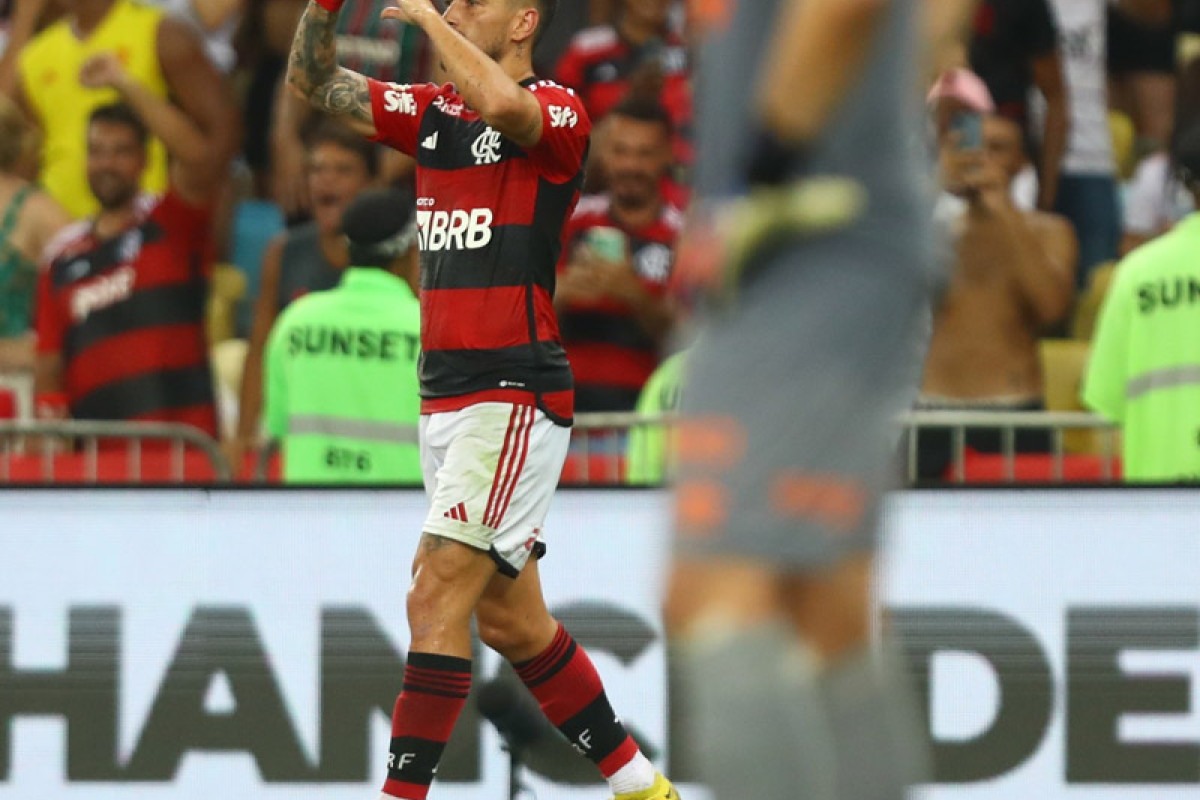 Lateral de atuação 'mágica' pelo Flamengo na Libertadores saiu de