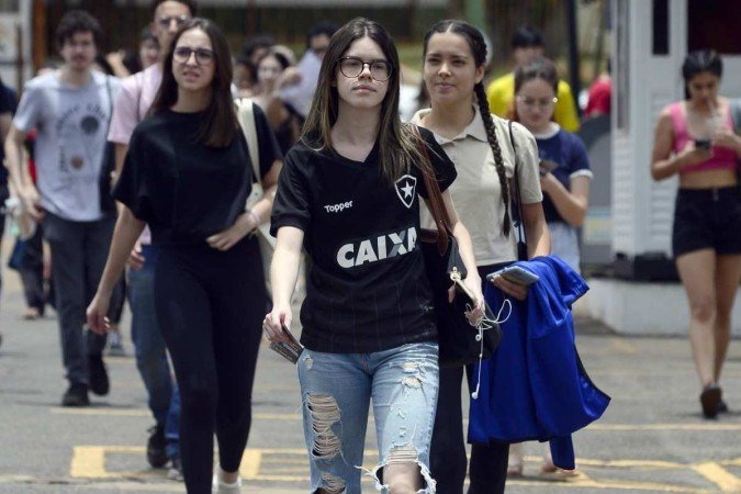  12/11/2023 Crédito: Marcelo Ferreira/CB/D.A Press. Brasil. Brasília - DF - Enem 2023, alunos prestam prova no UniCeub da Asa Norte.