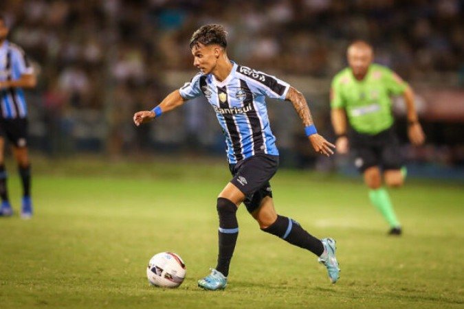 FERREIRINHA - Substituiu Besozzi no intervalo. Criou algumas jogadas, mas viveu de lampejos. Poderia ter feito muito mais - NOTA 5,0 - Foto:  Lucas Uebel/Grêmio FBPA