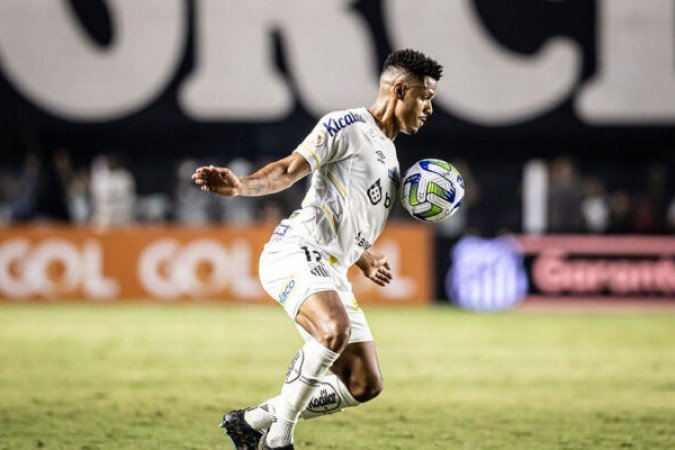 GABRIEL INOCÊNCIO - Substituiu Kevyson aos 10 do segundo tempo e fez partida discreta. Mas sem comprometer -  NOTA 6,0 - Foto: Raul Baretta/ Santos FC