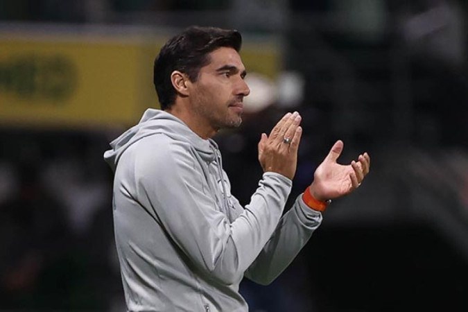  O t..cnico Abel Ferreira, da SE Palmeiras, em jogo contra a equipe do Cruzeiro EC, durante partida v..lida pela d..ciima nona rodada, do Campeonato Brasileiro, S..rie A, na arena Allianz Parque. (Foto: Cesar Greco/Palmeiras/by Canon)
     -  (crédito:  CESAR GRECO)